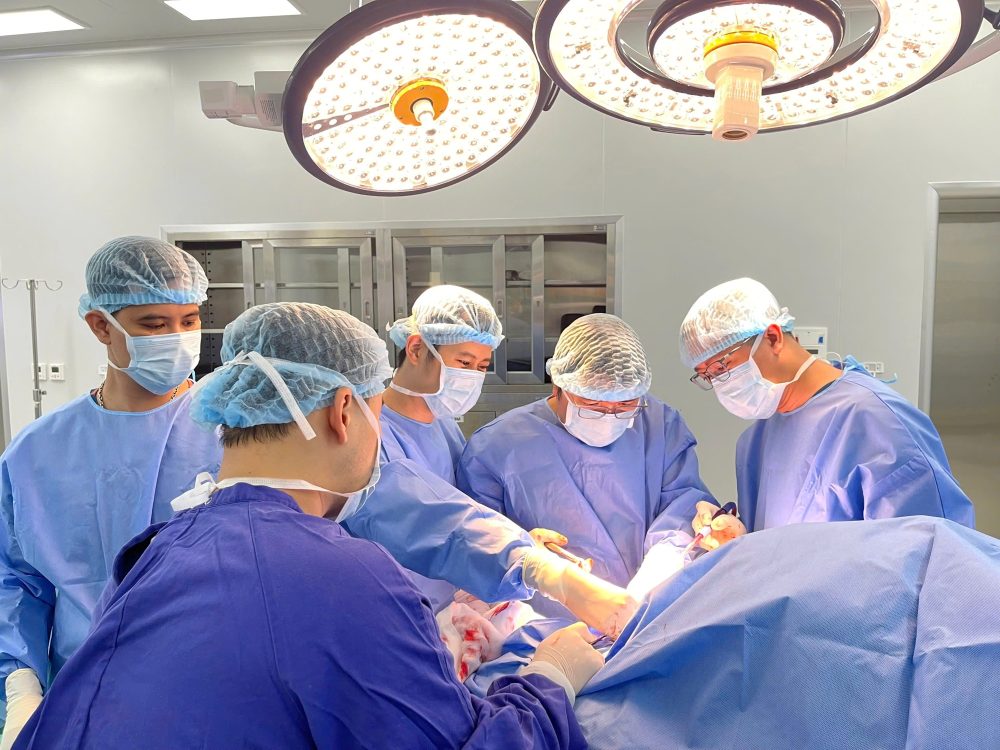 Ca phẫu thuật thay khớp vai đảo ngược được thực hiện bởi đội ngũ bác sĩ Chấn thương Chỉnh hình Vinmec Hải Phòng. Ảnh: Vinmec