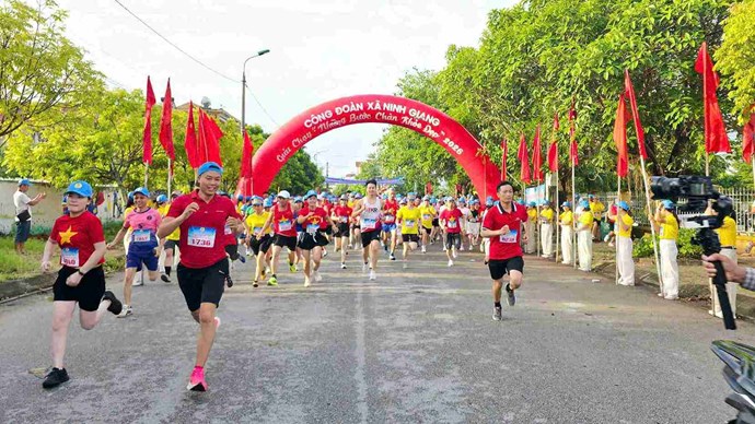 Công đoàn xã Ninh Giang, Hải Phòng tổ chức giải chạy với 2.500 người tham gia